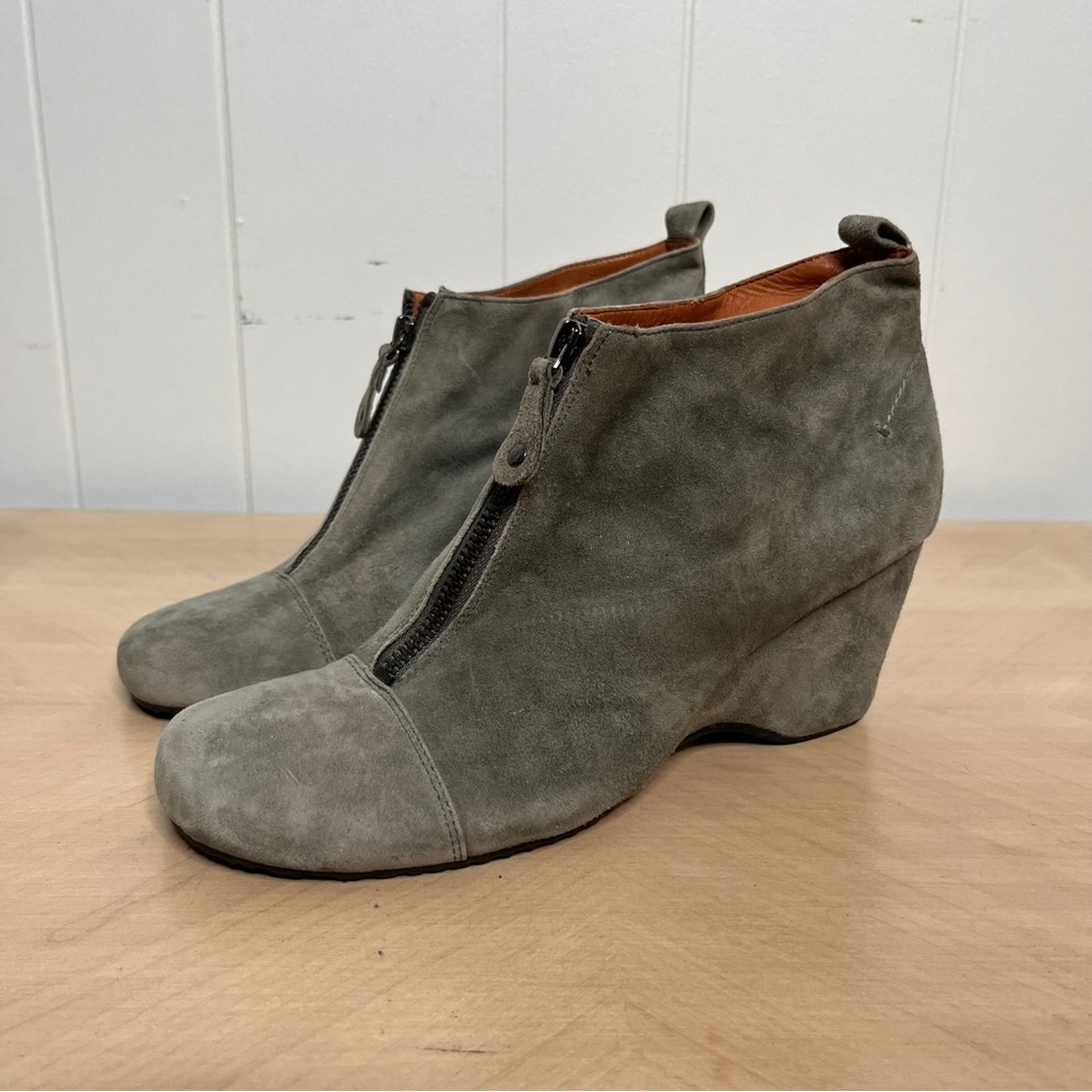 Gentle Souls Ridgual Ankle Wedge Suede Booties Shoes Gray Women's 9.5